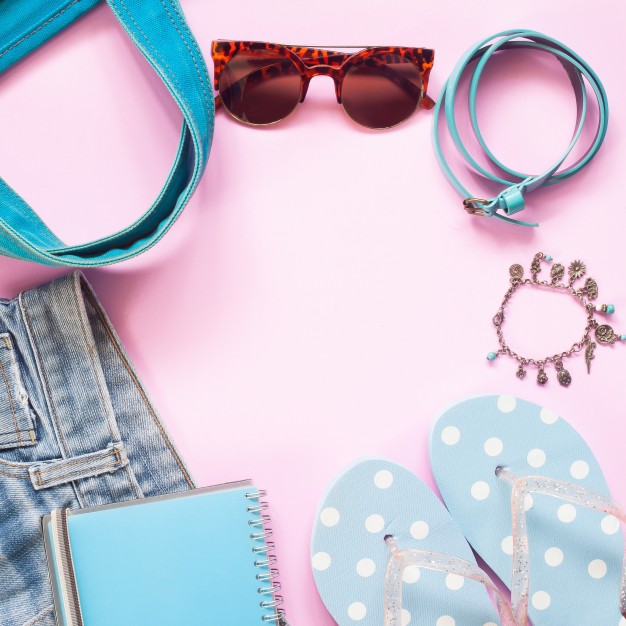 pastel-color-of-woman-accessories-with-smartphone-flat-lay-of-spring-fashion-concept_1428-379