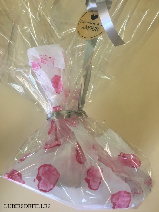 DIY-tampon-coeur-emballage-cadeau-lubiesdefilles4